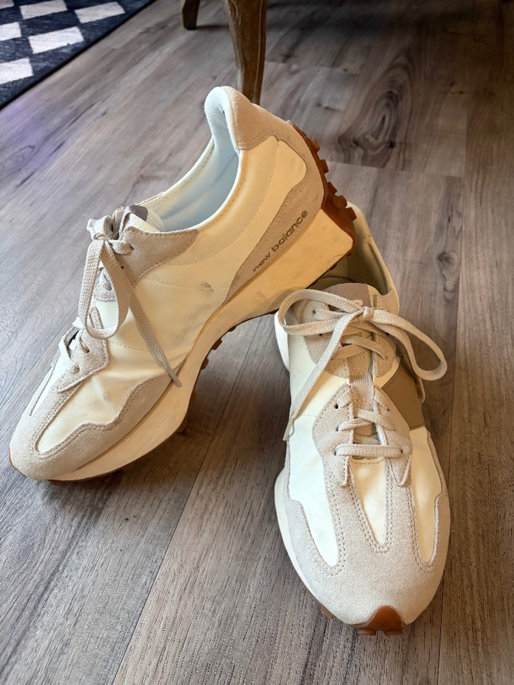 New Balance 327 Sneakers Cream Beige Size 11.5